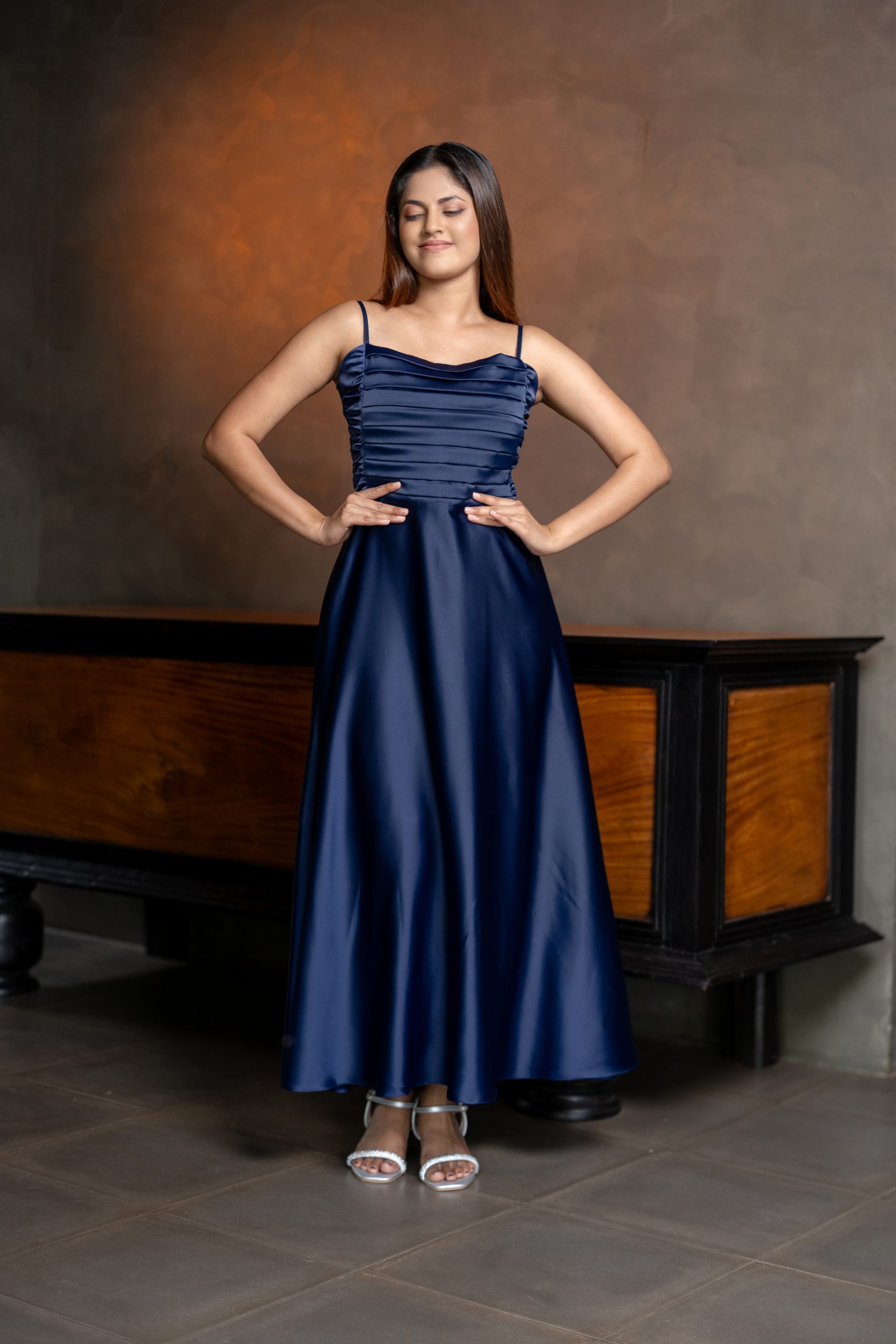 Front pleet dress