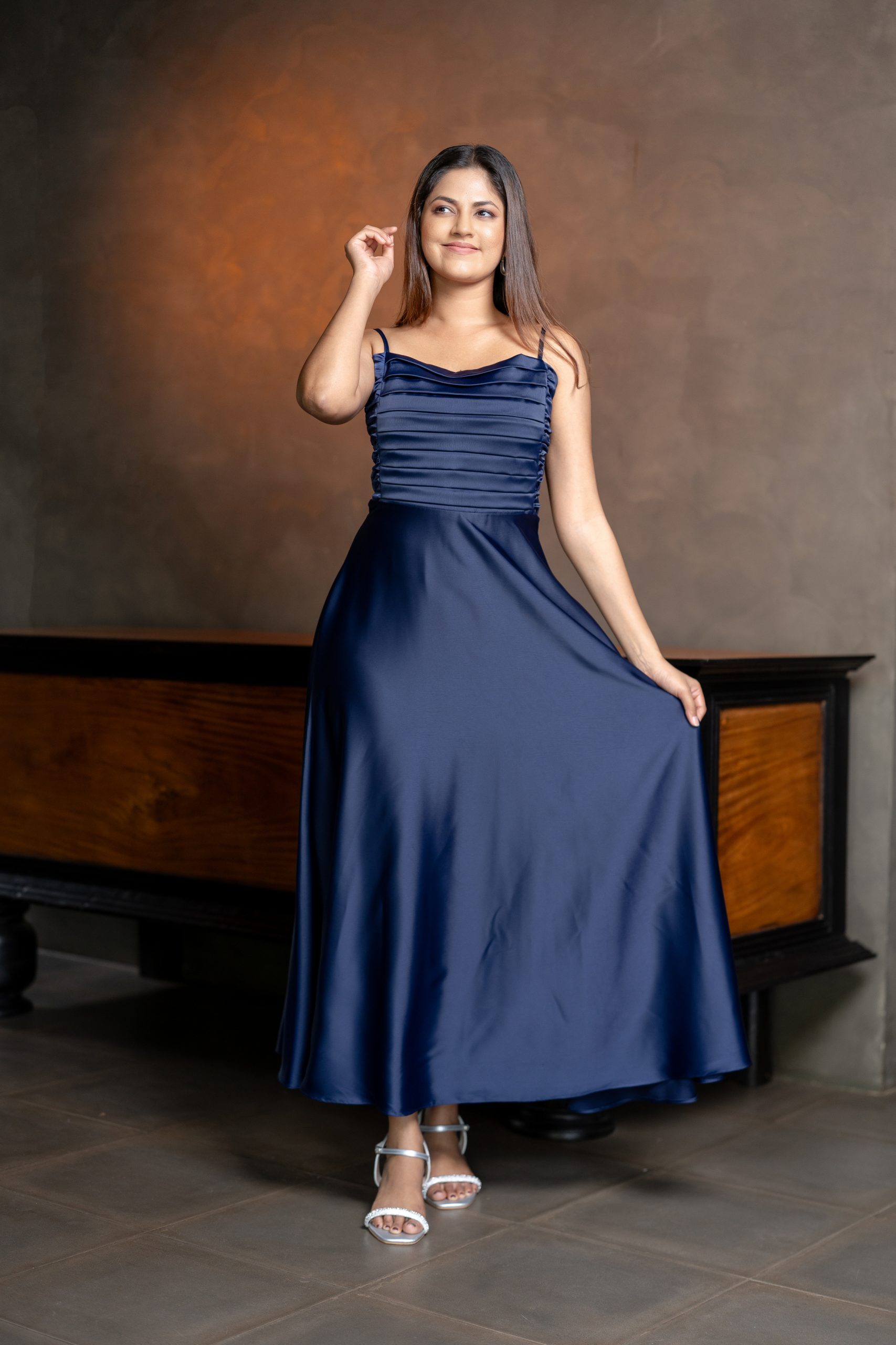 Front pleet dress