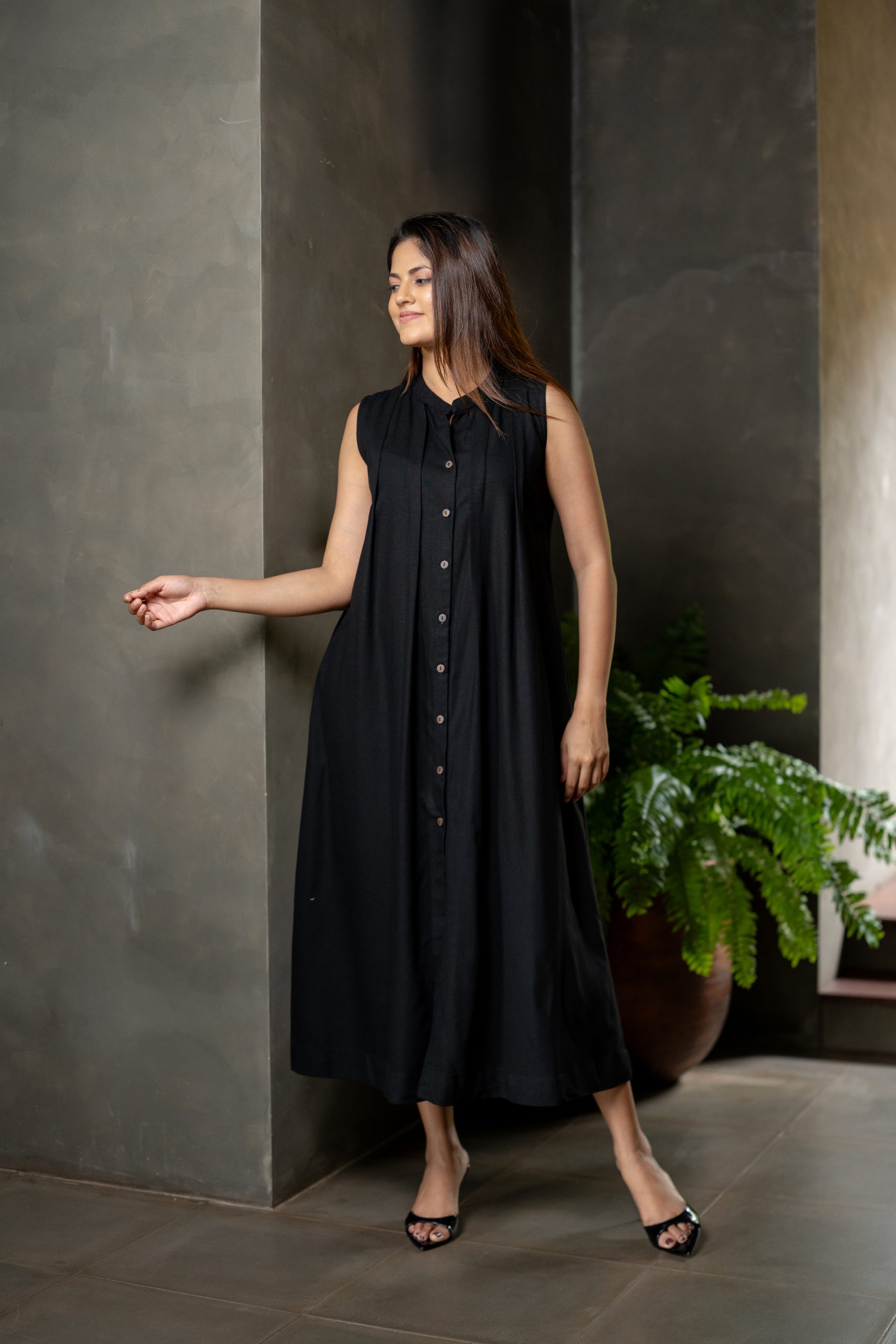 Cut away pleet dress 